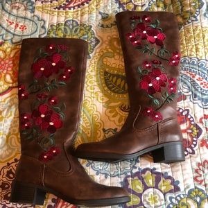 Francesca’s embroidered riding boot size 8 New